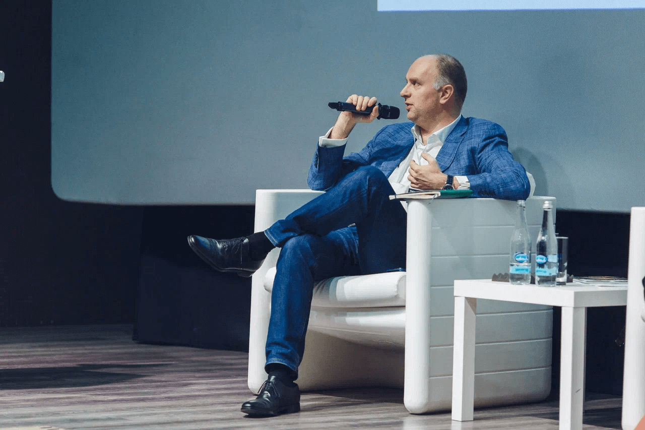 DATA. DIGITAL. DEVELOPMENT